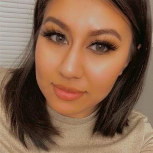 Meet your Posher, Monica